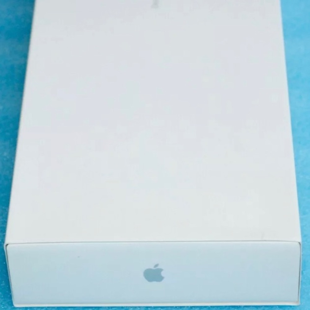 New Wired Apple Keyboard with Numeric Keypad